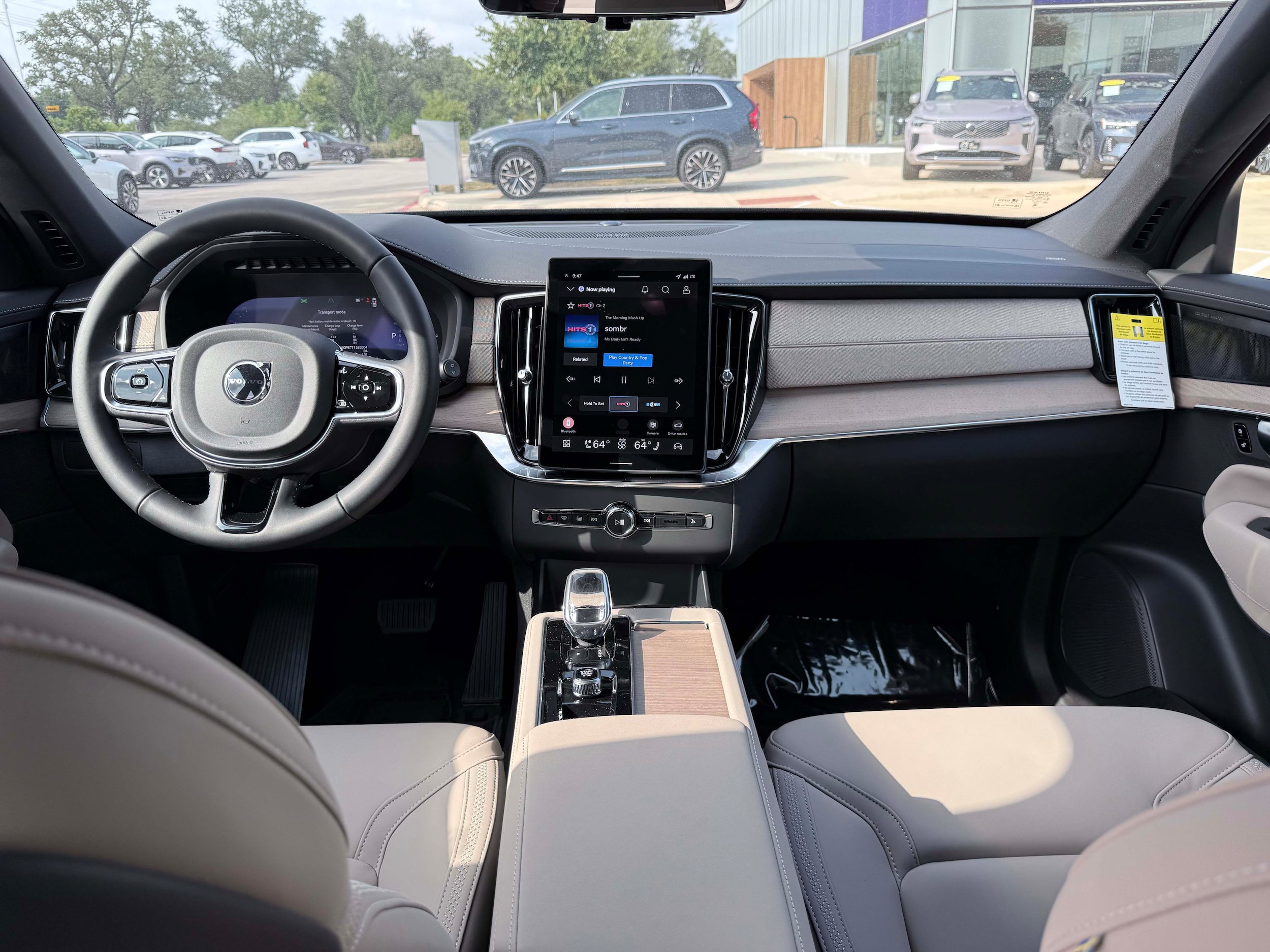 New 2026 Volvo XC90 T8 Plus w/ Protection Package Premier AWD/4WD image 19