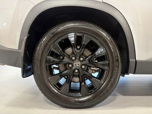 Used 2024 Toyota Grand Highlander AWD Hybrid image 37