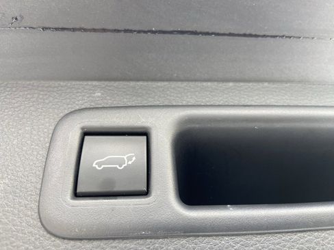 Used 2024 Toyota Highlander LE image 30