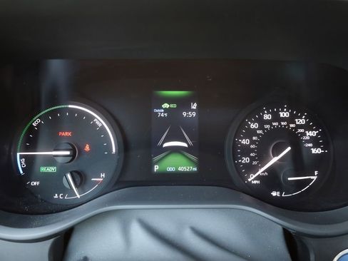 Used 2024 Toyota Sienna XLE image 38