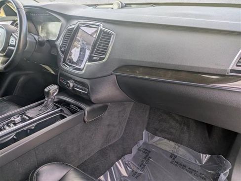 Used 2018 Volvo XC90 T6 Momentum w/ Convenience Package image 23