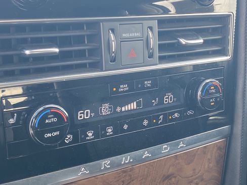 Used 2023 Nissan Armada SL image 23