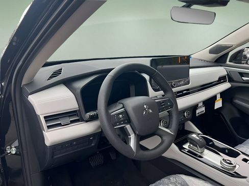 New 2026 Mitsubishi Outlander SE AWD/4WD image 25