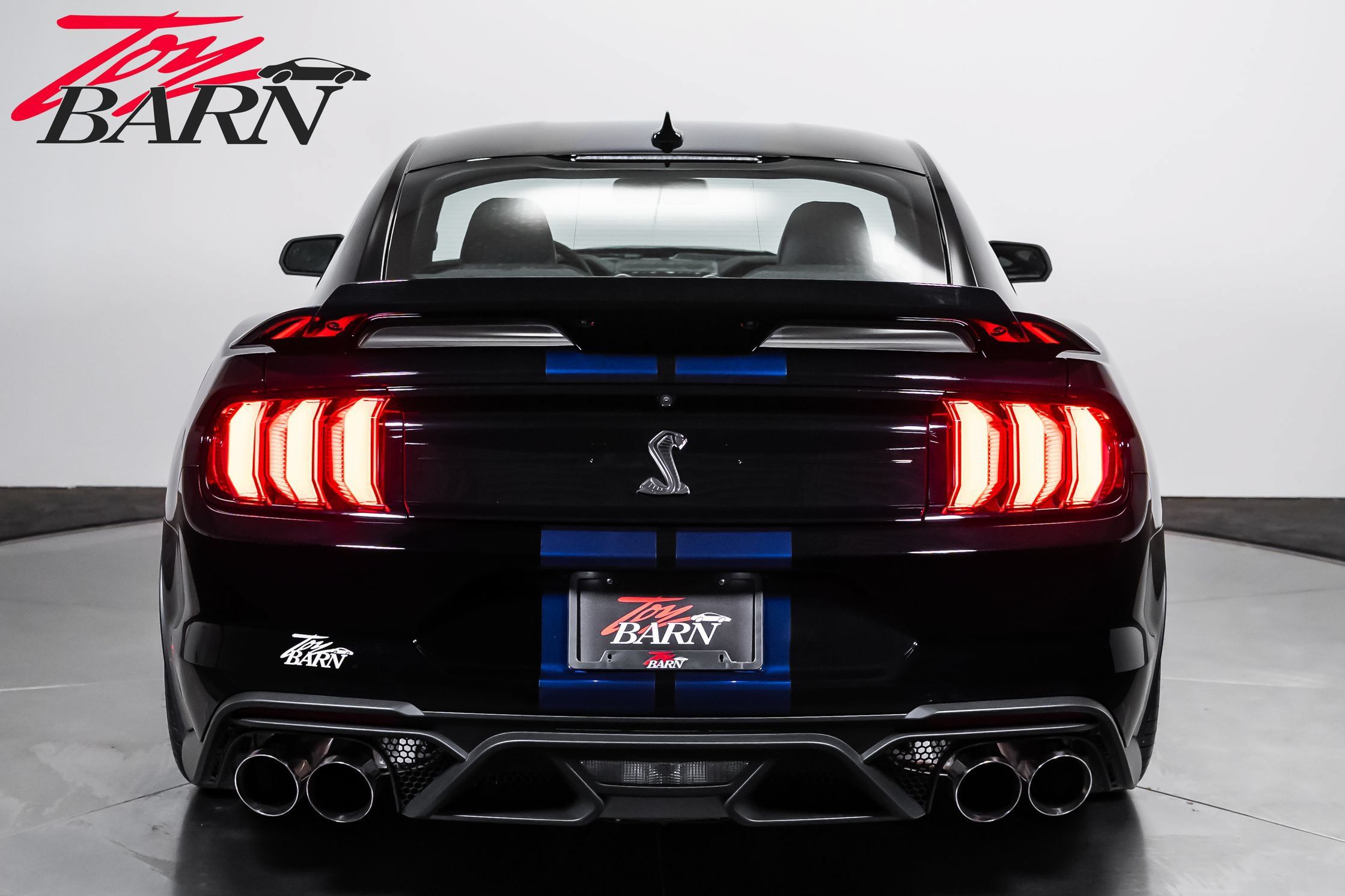 Used 2021 Ford Mustang Shelby GT500 w/ Technology Package RWD image 4