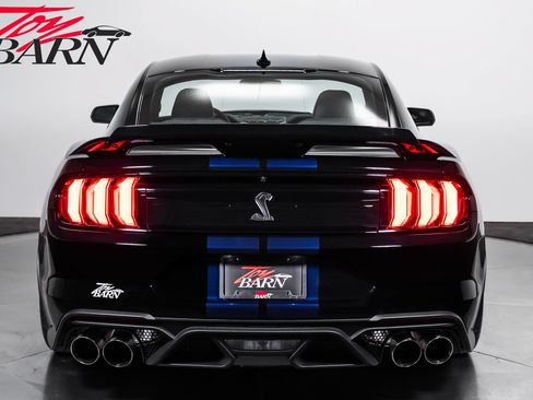 Used 2021 Ford Mustang Shelby GT500 w/ Technology Package RWD image 4