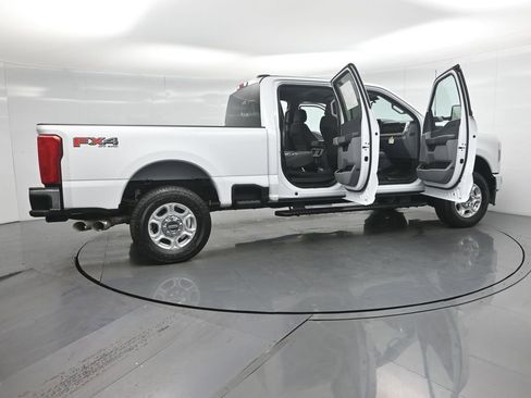 New 2026 Ford F250 XLT w/ FX4 Off-Road Package image 4