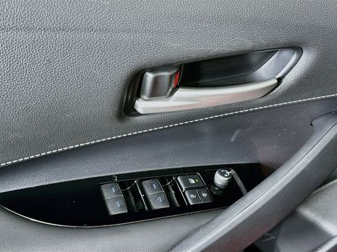 Used 2021 Toyota Corolla SE w/ Special Edition FWD image 15