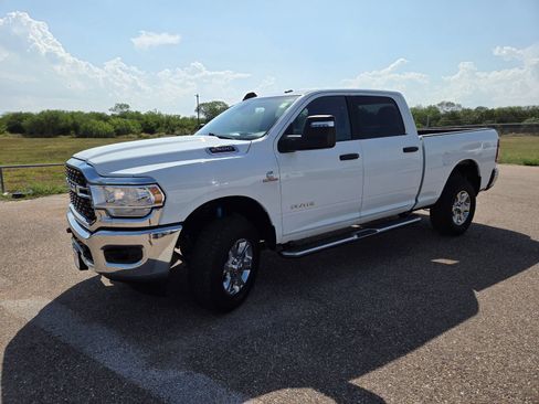 Used 2024 RAM 2500 Big Horn w/ Off Road Package AWD/4WD image 3