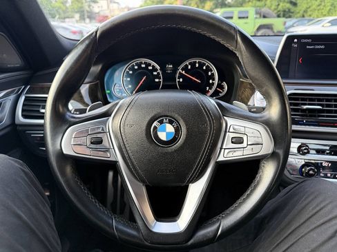 Used 2018 BMW 740i RWD image 21