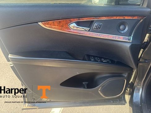 Used 2019 Lincoln Nautilus Reserve image 19