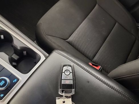 Used 2023 Ford Explorer XLT AWD/4WD image 21