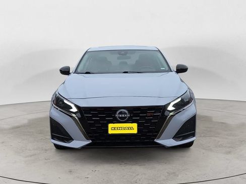 Used 2025 Nissan Altima 2.5 SR AWD/4WD image 2