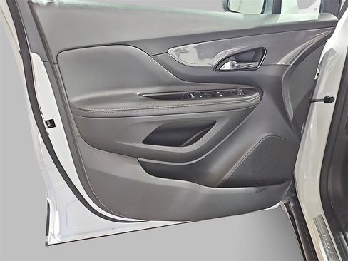 Used 2022 Buick Encore Preferred w/ Safety Package image 27