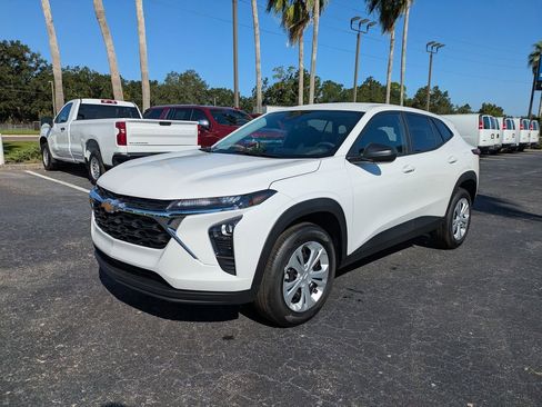 New 2026 Chevrolet Trax LS w/ Driver Confidence Package image 8