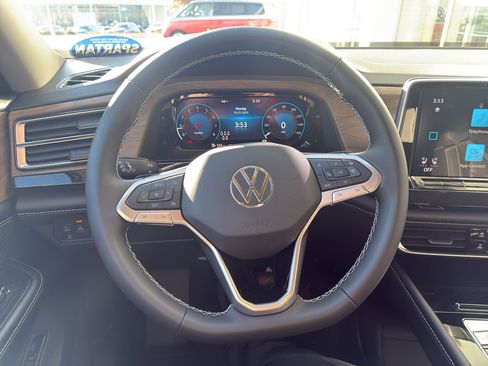 New 2026 Volkswagen Atlas SE image 10