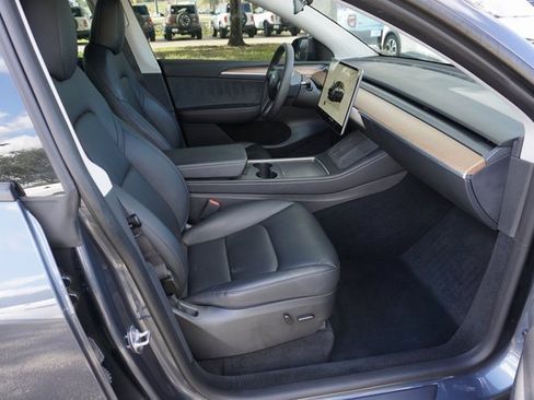 Used 2023 Tesla Model Y Long Range image 3