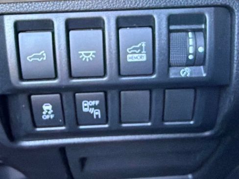 Used 2021 Subaru Ascent Premium w/ Convenience Package AWD/4WD image 25