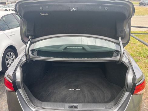 Used 2025 Nissan Sentra SV image 29