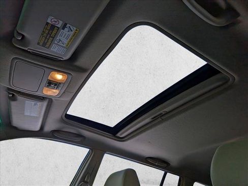 Used 2004 Toyota Highlander 4WD V6 image 13