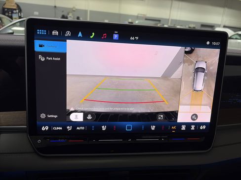 New 2026 Volkswagen Tiguan SEL R-Line image 21