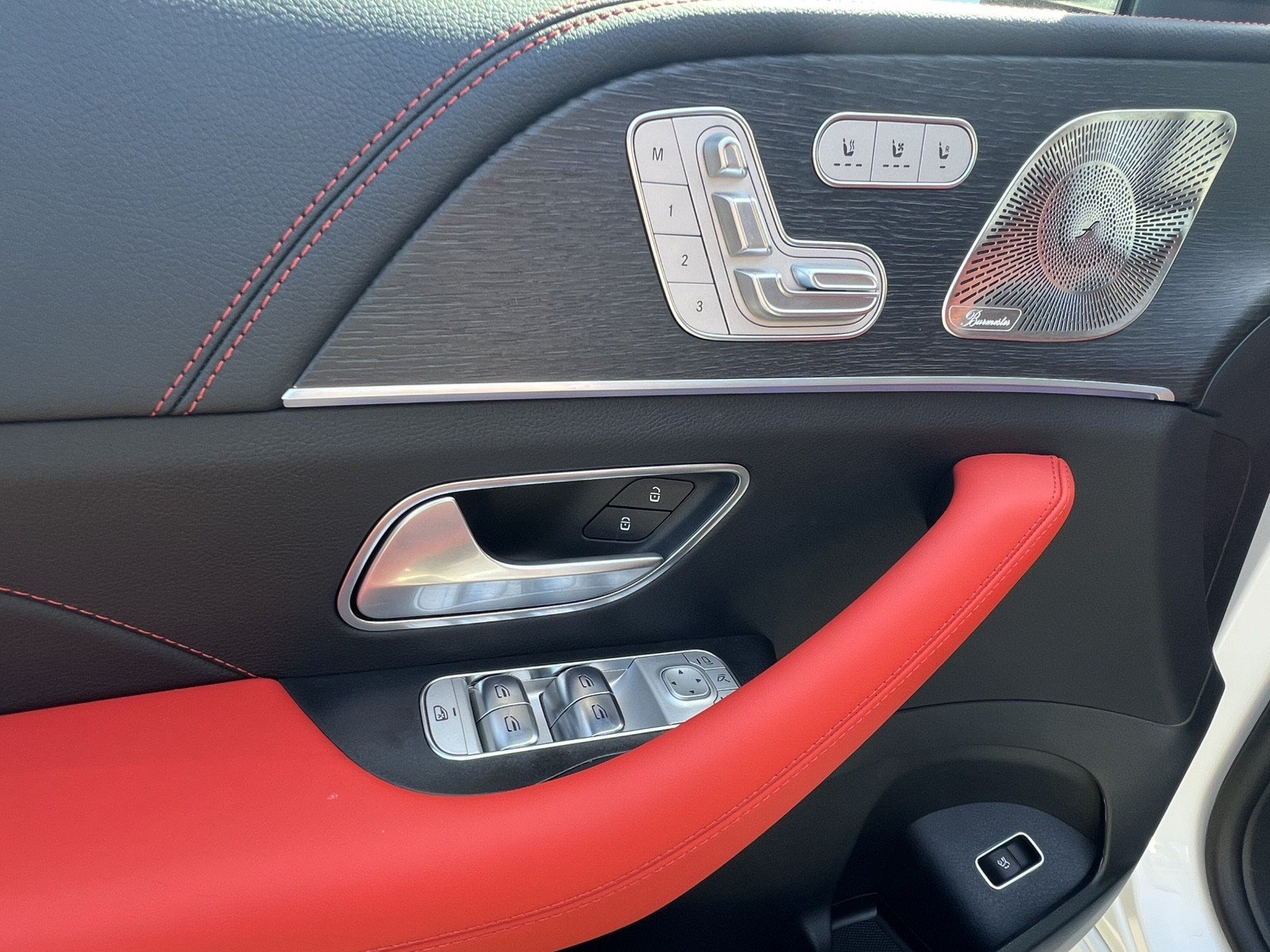 New 2026 Mercedes-Benz GLE 53 AMG 4MATIC Coupe image 11