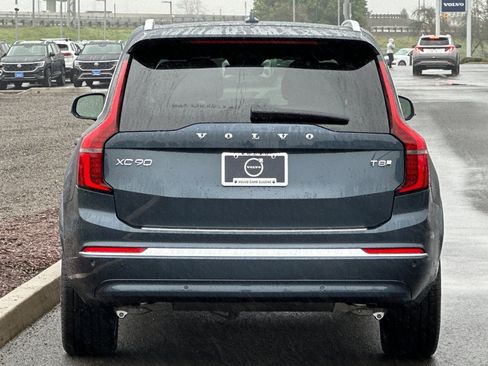 New 2026 Volvo XC90 T8 Plus w/ Protection Package AWD/4WD image 4