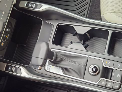 New 2026 Kia Sorento S w/ S Panoramic Sunroof Package FWD image 17