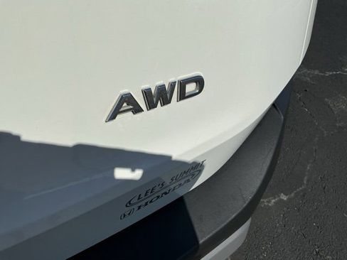 Used 2023 Nissan Rogue S AWD/4WD image 6