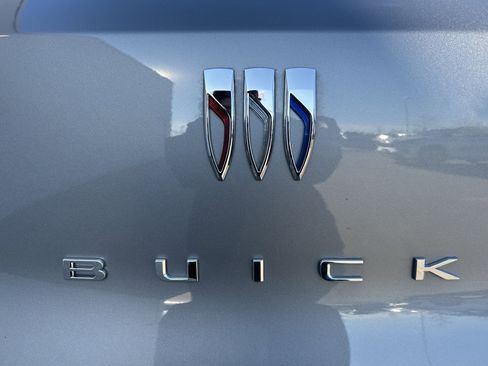 Used 2025 Buick Encore GX Avenir w/ Avenir Technology Package image 8