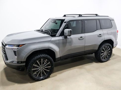 Used 2026 Lexus GX 550 w/ Accessory Package (2T) image 12