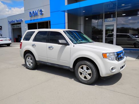 Used 2012 Ford Escape XLS AWD/4WD image 4