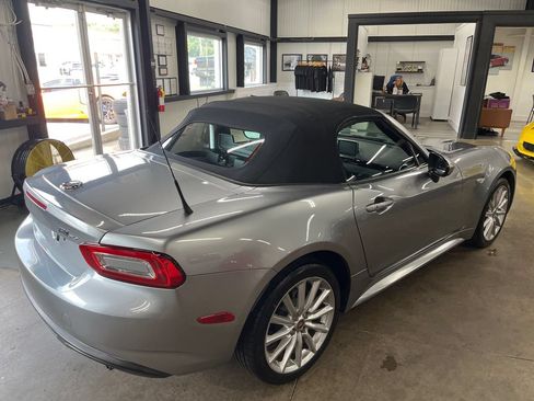 Used 2017 FIAT 124 Spider Lusso RWD image 20