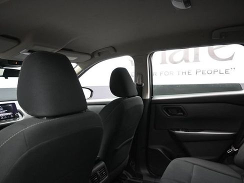Used 2024 Nissan Rogue S AWD/4WD image 19