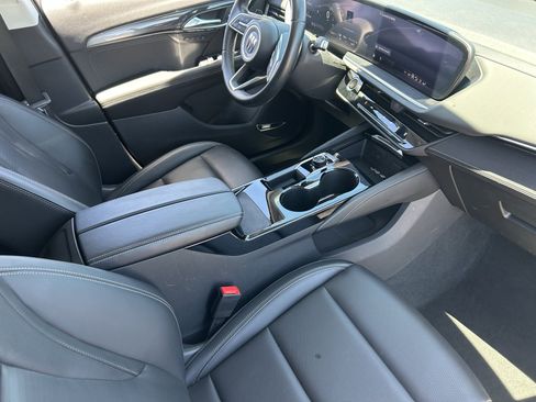 Certified 2024 Buick Envision Preferred AWD/4WD image 13