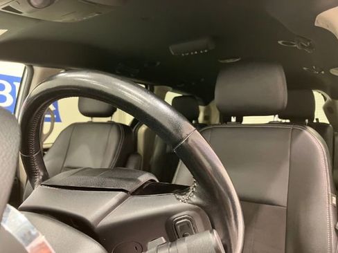 Used 2019 Dodge Grand Caravan SXT image 31