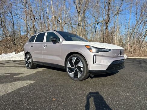 New 2026 Volvo EX90 Ultra image 1