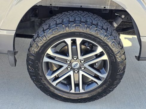 Used 2022 Ford F150 XL w/ STX Appearance Package image 31