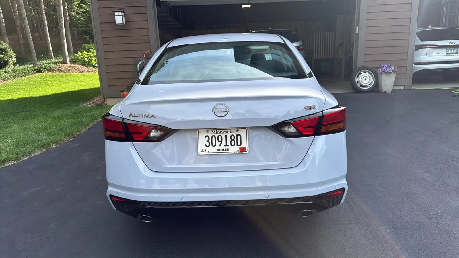 Used 2025 Nissan Altima 2.5 SR FWD image 6