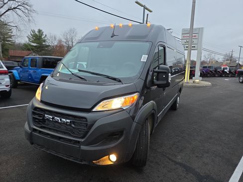 New 2026 RAM ProMaster 3500 w/ Premium Convenience Group image 16