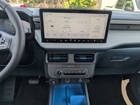 New 2025 Ford Maverick XLT w/ XLT Luxury Package FWD image 11