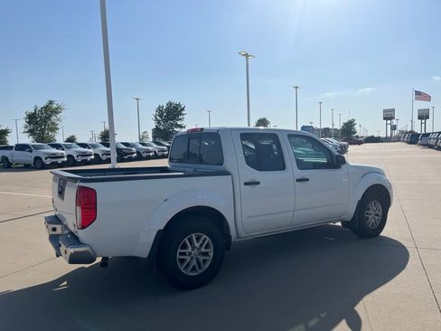 Used 2017 Nissan Frontier SV w/ SV Value Truck Package RWD image 5