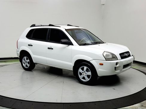 Used 2005 Hyundai Tucson GL image 3
