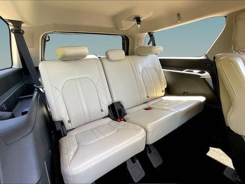 Used 2020 Ford Expedition Max Platinum AWD/4WD image 25
