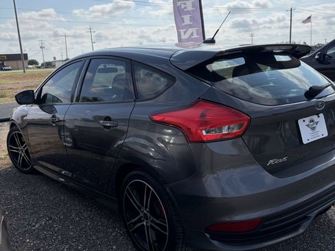 Used 2016 Ford Focus ST FWD image 2
