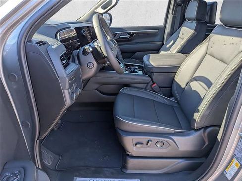 New 2026 Chevrolet Suburban Premier image 15