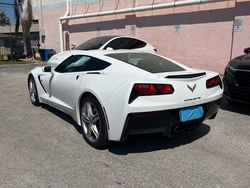 Used 2017 Chevrolet Corvette Stingray Coupe w/ 1LT RWD image 2