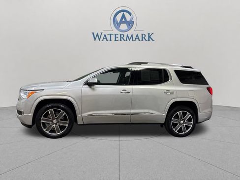 Used 2019 GMC Acadia Denali w/ Technology Package FWD image 2