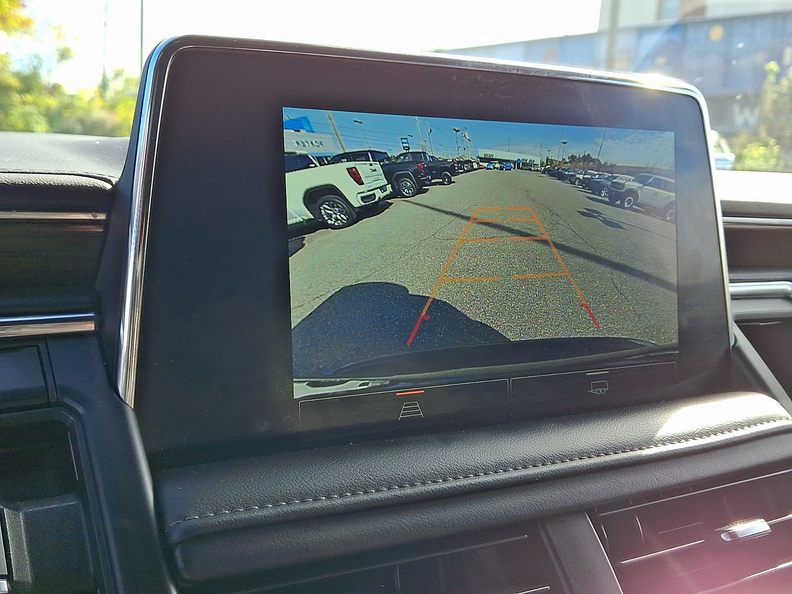 Used 2024 GMC Yukon SLE AWD/4WD image 18