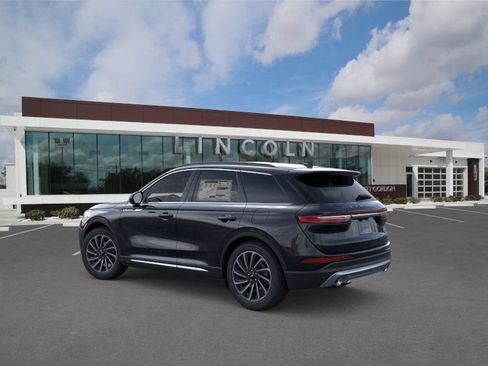 New 2026 Lincoln Corsair Reserve FWD image 4