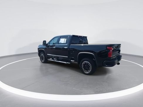 Used 2024 Chevrolet Silverado 2500 High Country w/ High Country Premium Package AWD/4WD image 2